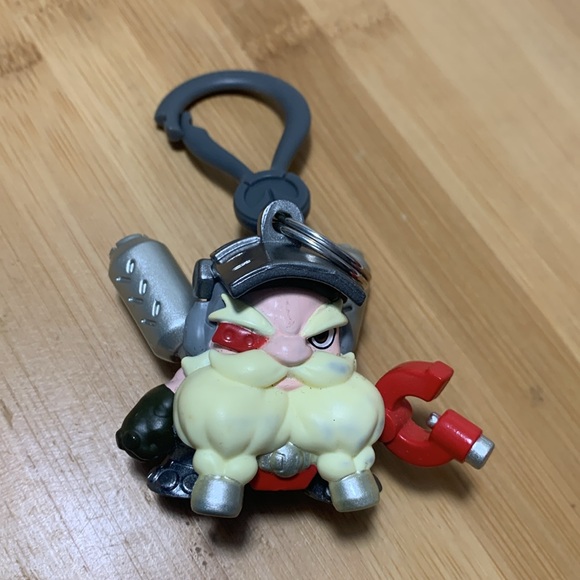 Blizzard Overwatch Torbjorn Destroyer Comic Book and Backpack Hanger - Picture 2 of 3